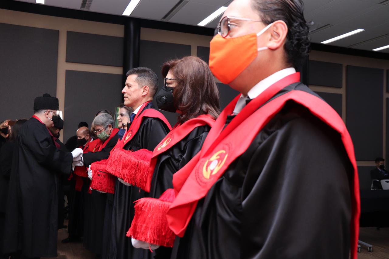 Se burlan de embajador de Nicaragua en México y otros personajes con doctorados patito