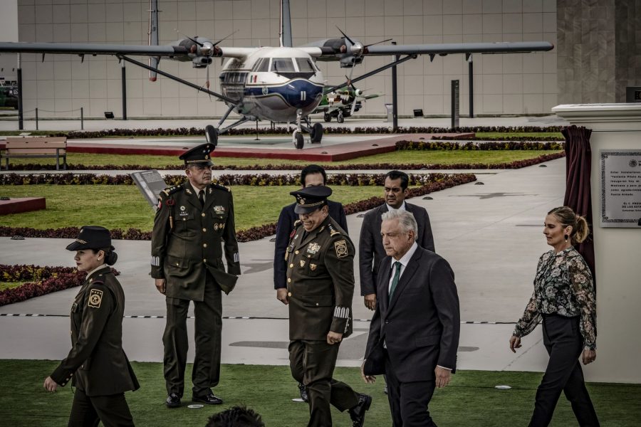 López Obrador se vuelca en la defensa de la honestidad del Gobierno frente a la auditoría de las obras insignia